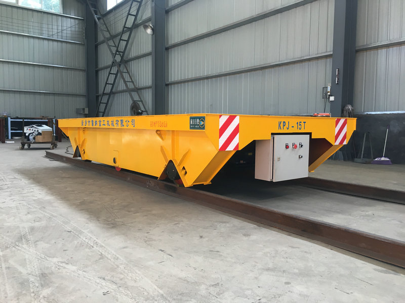 Como calcular o raio de viragem ao colocar faixas de nivelamento de piso elétrico na oficina