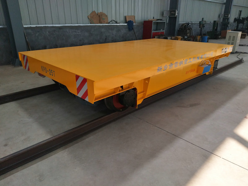 Carro de transferência ferroviária de baixa tensão